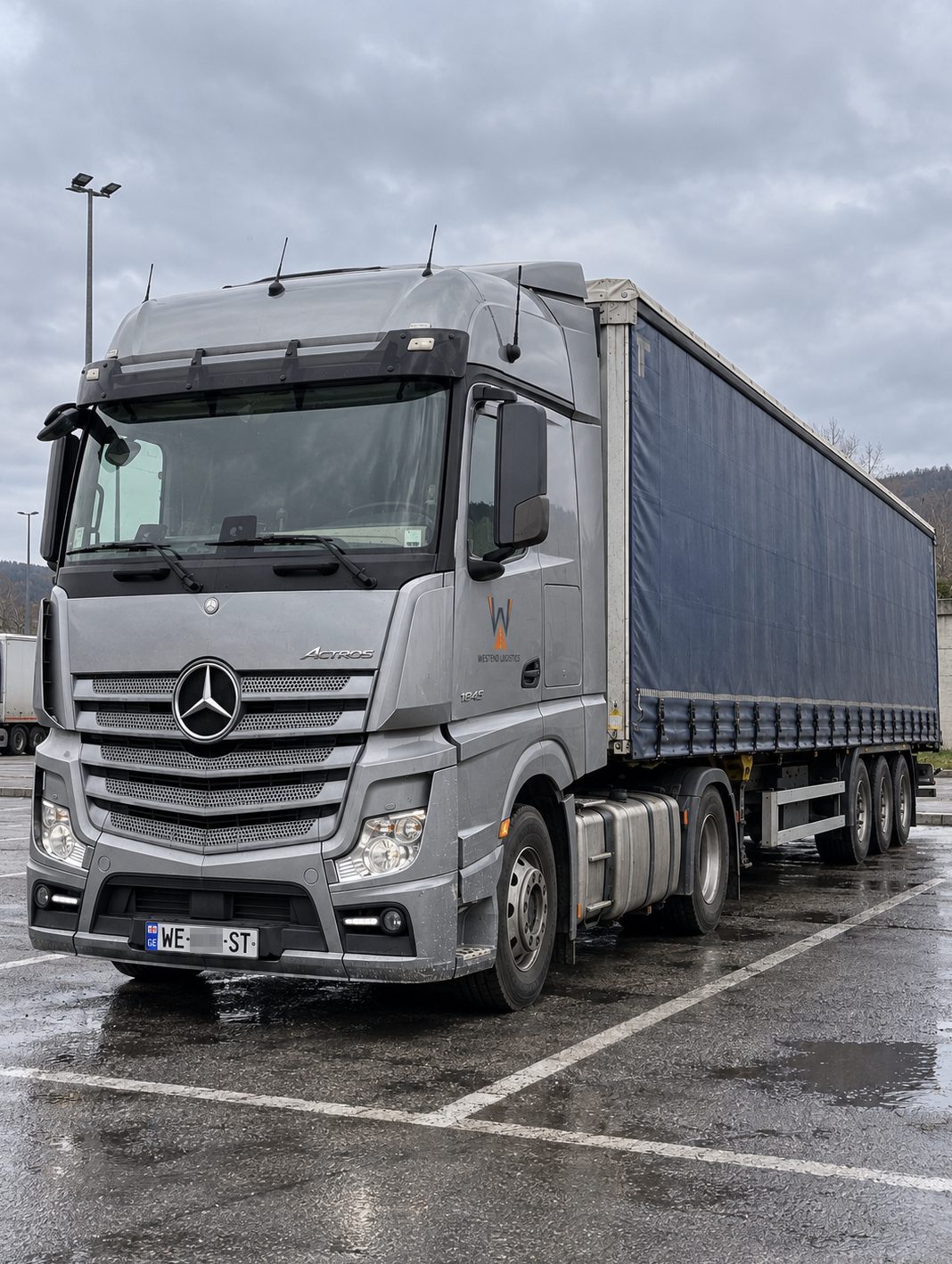 Mercedes-Benz Actros 1845, тягач + шторный полуприцеп, грузовик Westend Logistics на грузинских номерах