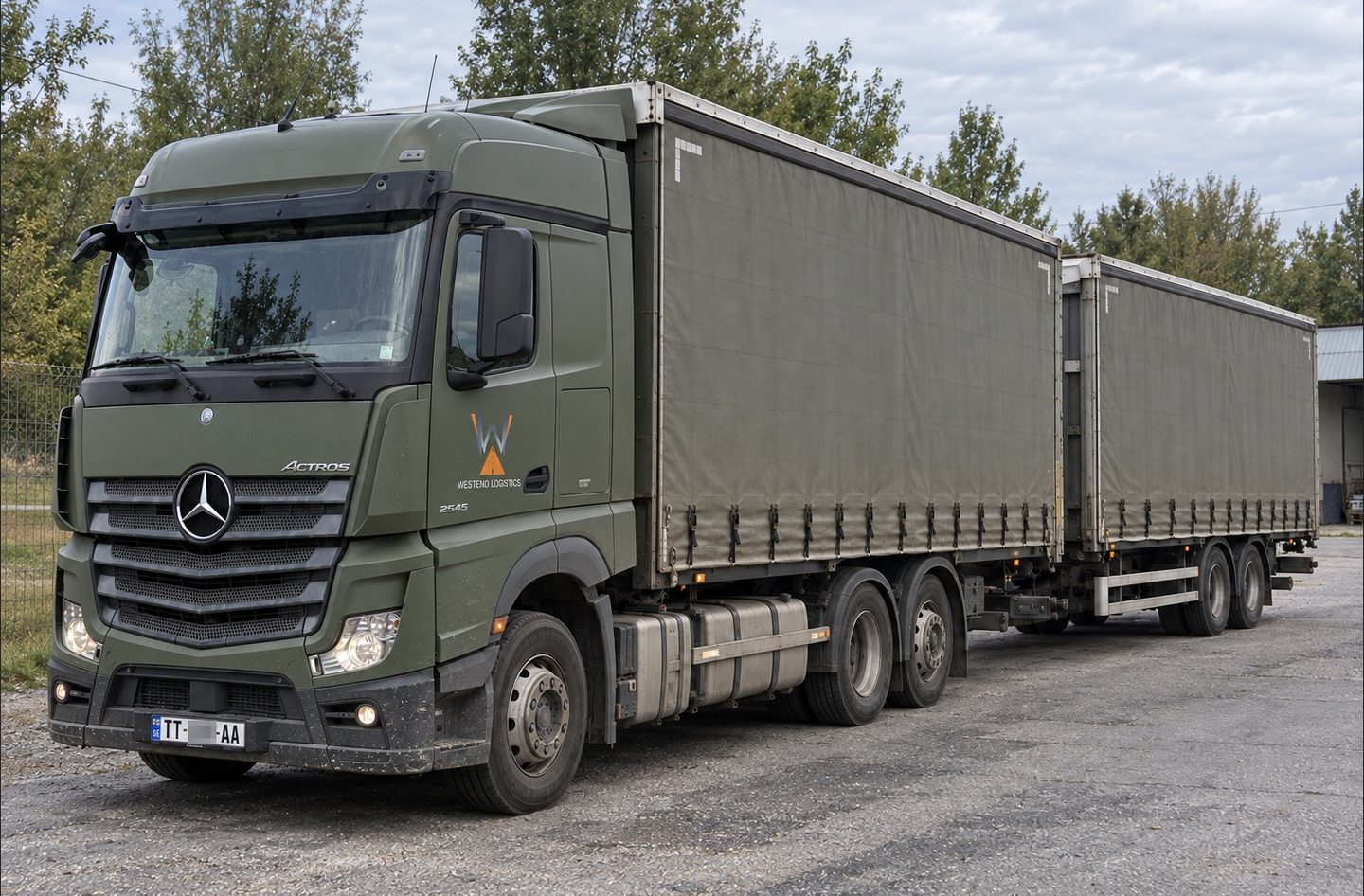 Mercedes-Benz Actros 2545, сцепка, до 120 м³, грузовик Westend Logistics на грузинских номерах