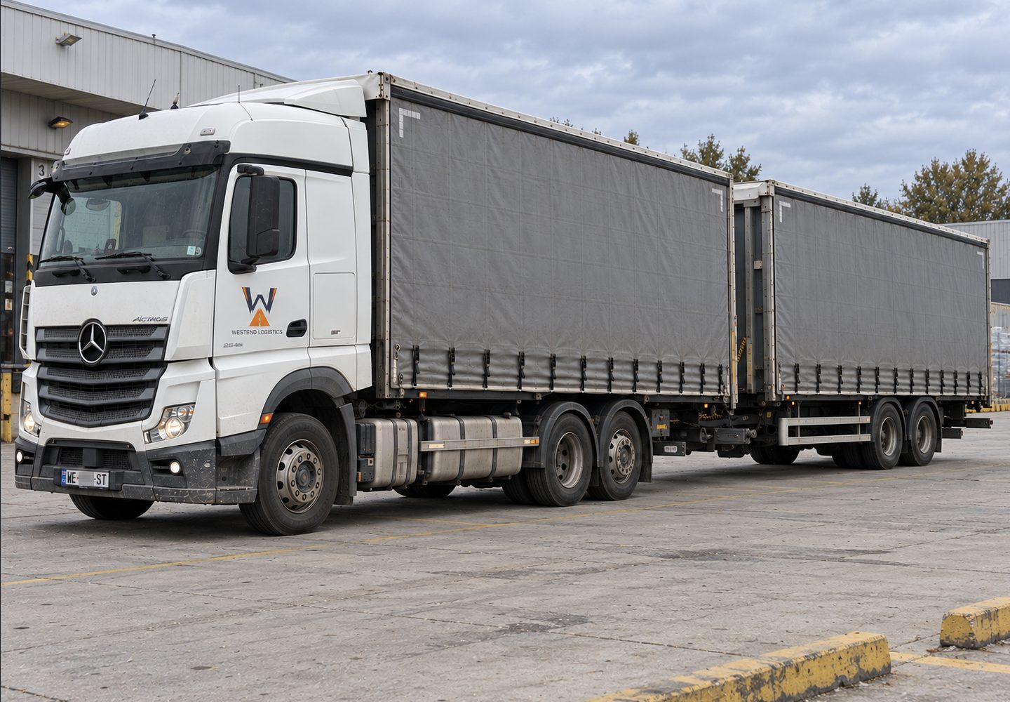Mercedes-Benz Actros 2545, сцепка, до 120 м³, грузовик Westend Logistics на грузинских номерах
