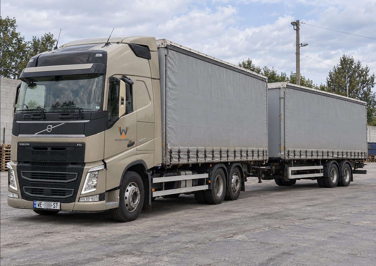 Volvo FH, сцепка, до 120 м³, грузовик Westend Logistics на грузинских номерах