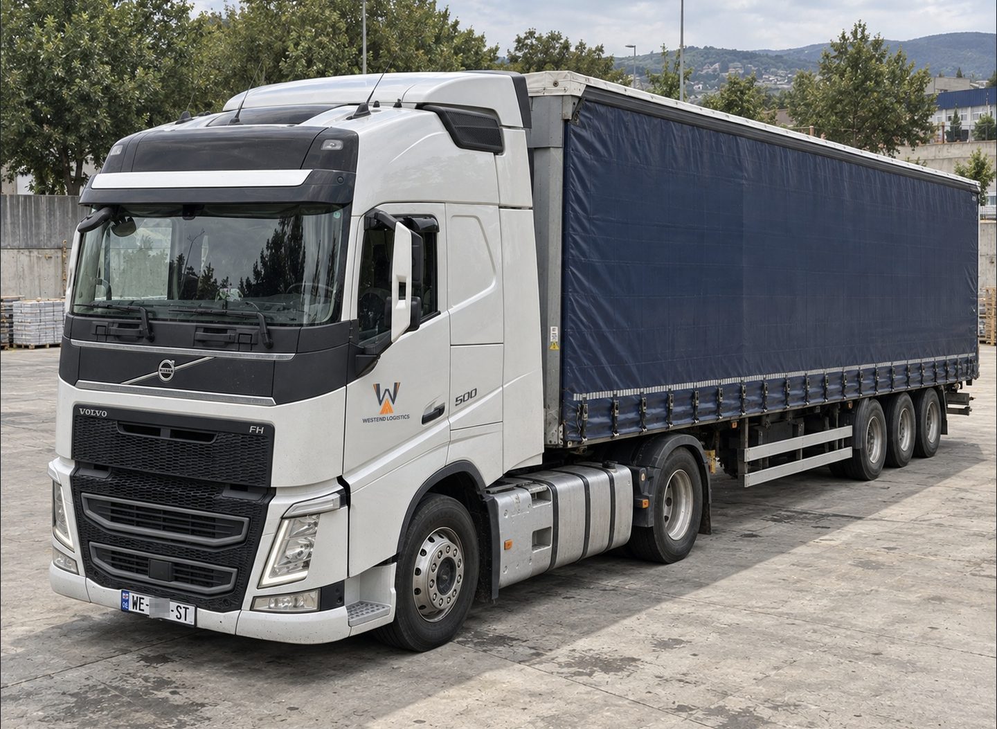 Volvo FH 500, тягач + шторный полуприцеп, грузовик Westend Logistics на грузинских номерах